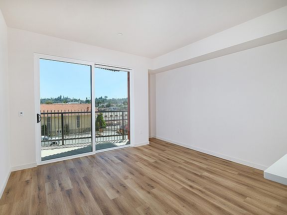 3rd image of 5220 Wilson St #316