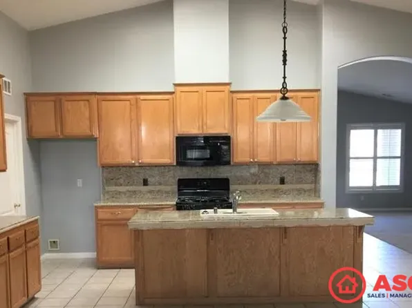 11815 Leigh River St, Bakersfield, CA 93312