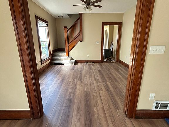 2nd image of 1217 Creighton Ave