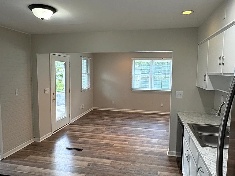 1706 Ashmoor Ln — Photo 16