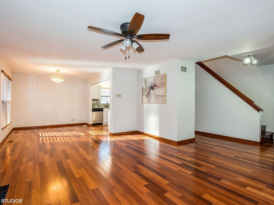 グリーンアップルデーース adidas Dresses the ZX8000 in Court Green and Screaming Pink