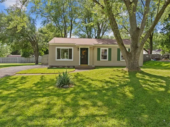 103 Resseguie Dr, Syracuse, NY 13209