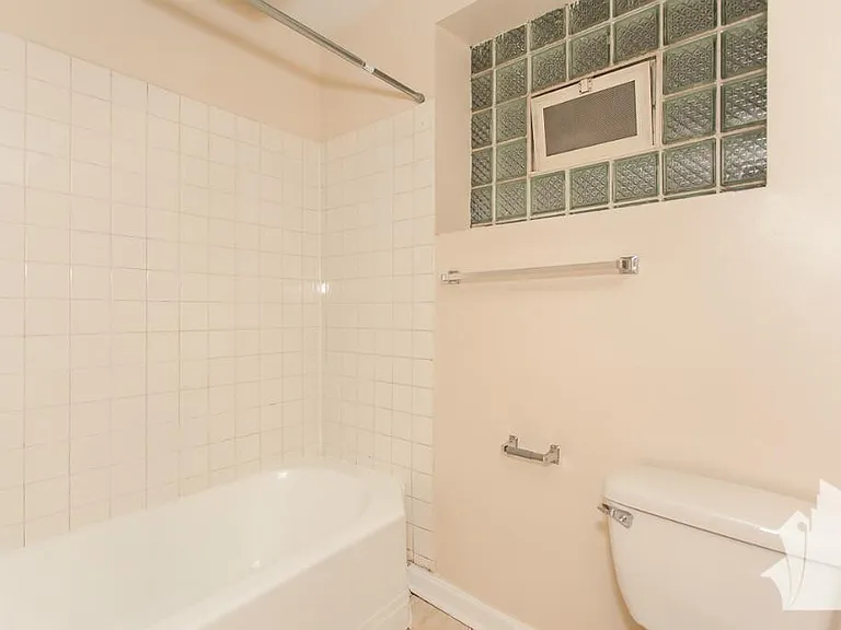 2878-2900 N Clark St #2890-G — Photo 7
