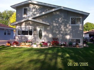 635 N Wisconsin Ave, Villa Park, IL 60181