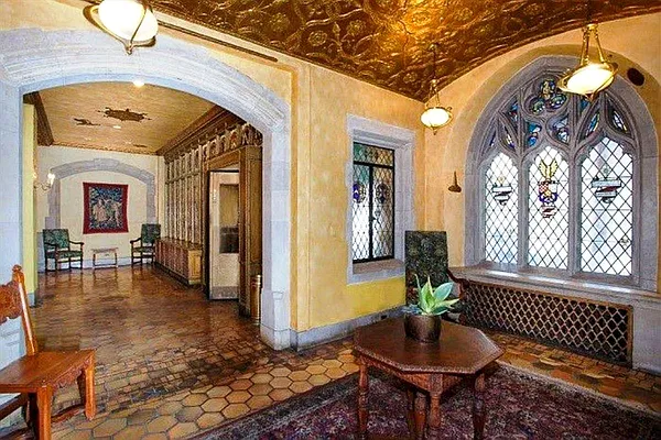 Rented by SDE Realty Corp | media 7