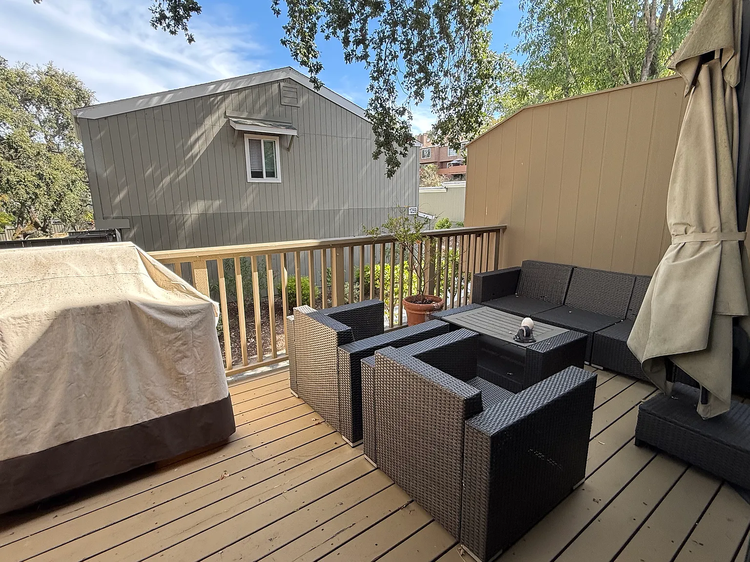 3 bed, 2.5 bath, 1512 sqft, $4,000 — Photo 3