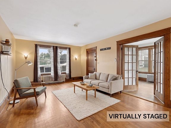 4th image of 37 Laurel St