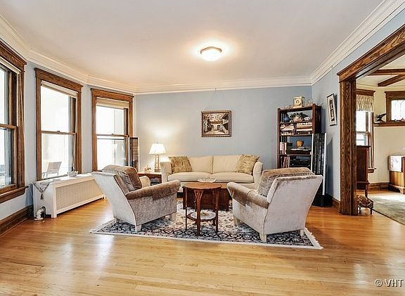 2nd image of 7512 N Rogers Ave
