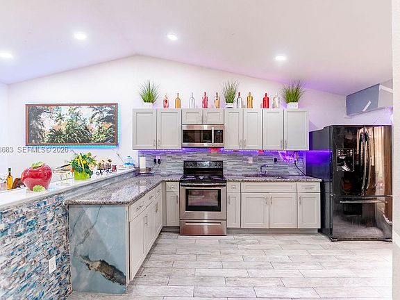 4th image of 1111 San Remo Cir