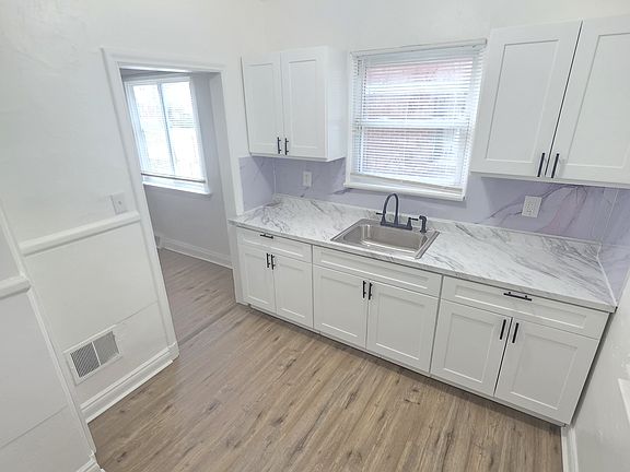 4th image of 11334 Mark Twain St