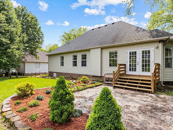 4th image of 632 Bradford Dr