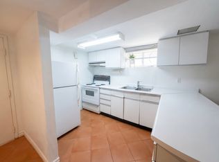 380 Davenport Rd #5, Toronto, ON M4V 1B4