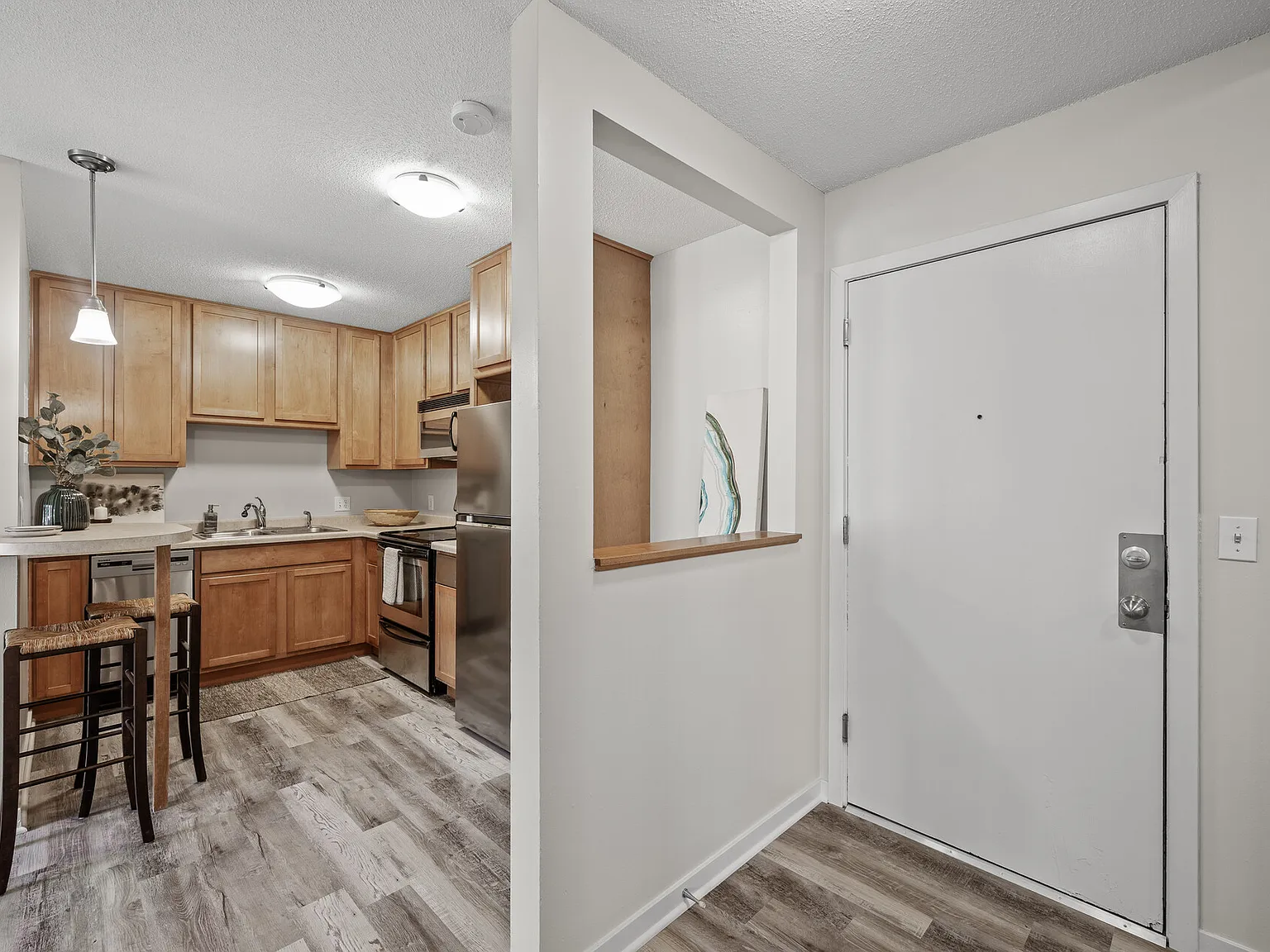 1 bed, 550 sqft, $1,000 — Photo 2