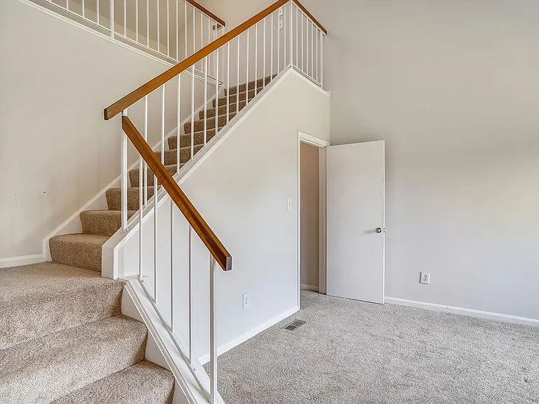 8830 Thomas Lea Ter — Photo 48