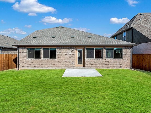 4th image of 1105 Holcombe Dr