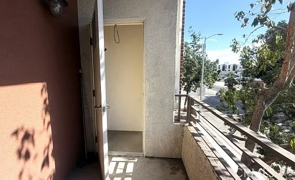 100 S Alameda #206 — Photo 11