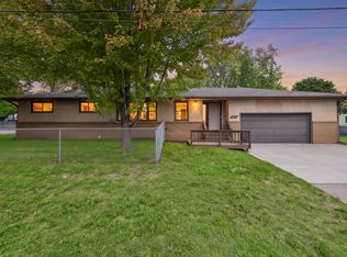 2267 Mohawk Rd E, North Saint Paul, MN 55109