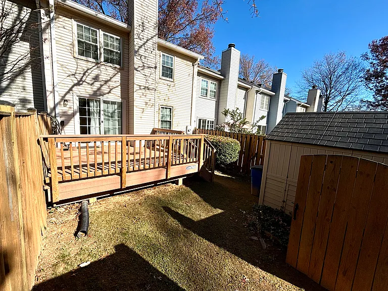 2774 Knollside Ln — Photo 21