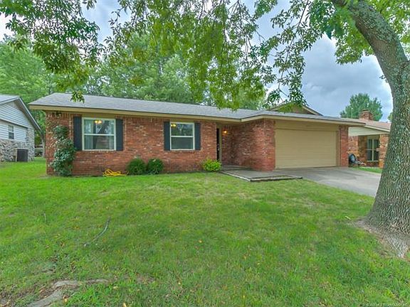 3rd image of 1620 S Pecan Ave