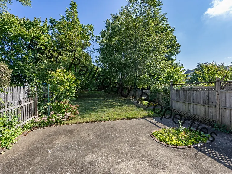 E Railroad Ave — Photo 29