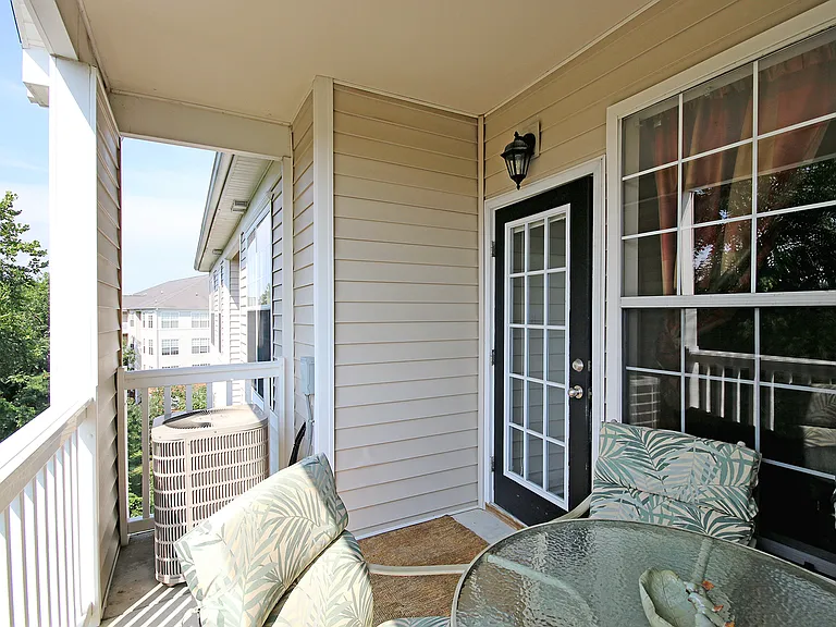 300 Riverbend Dr #4B — Photo 14