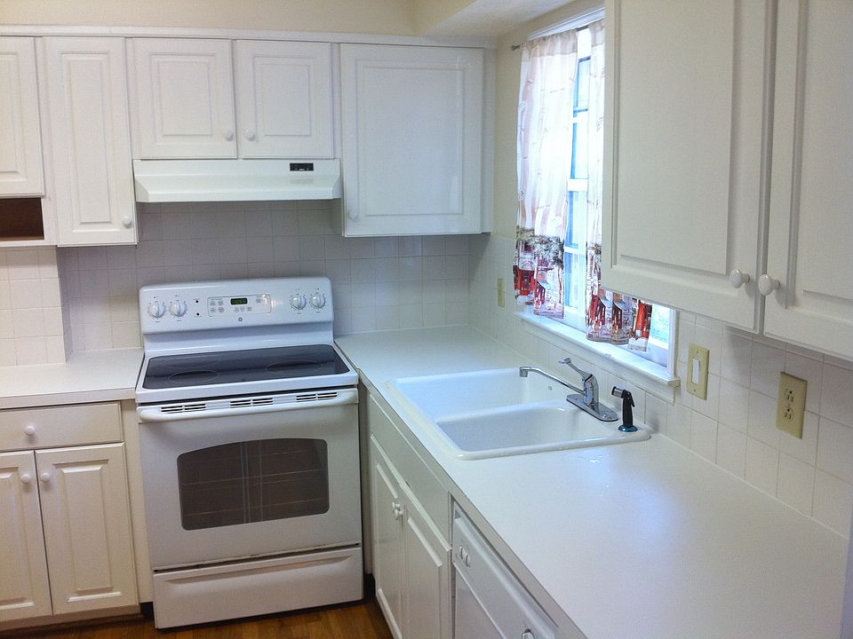 2nd image of 6700 Roswell Rd NE