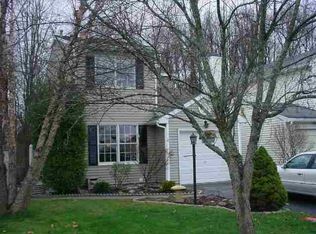 8 Cooks Ct, Waterford, NY 12188