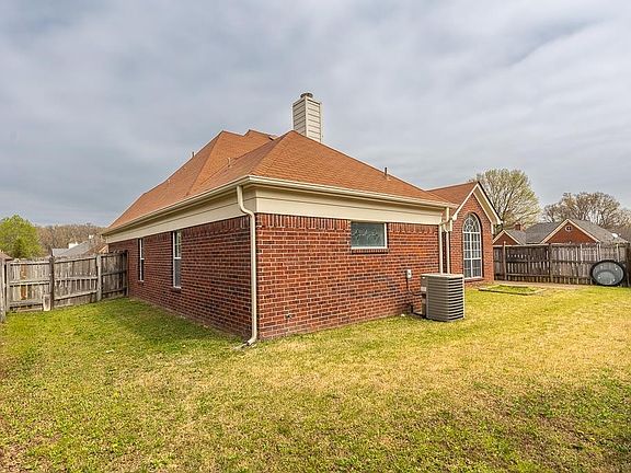 5th image of 10039 Woodland Birch Dr