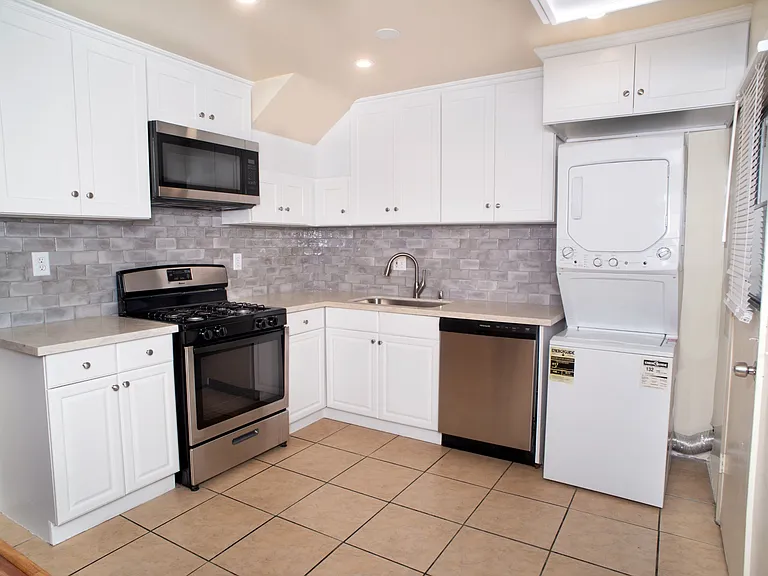 17151 Roscoe Blvd #18 — Photo 3