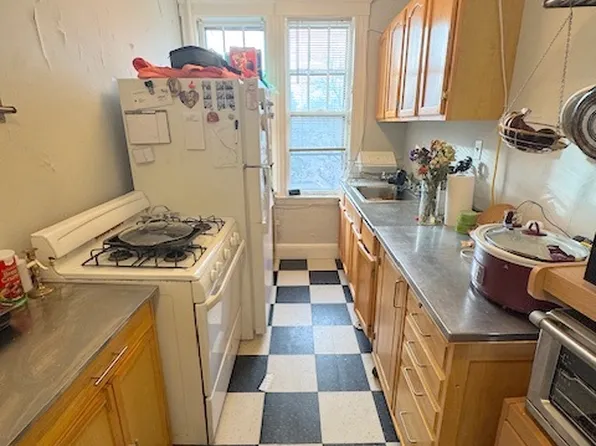 32 Sidlaw Rd APT 10, Brighton, MA 02135