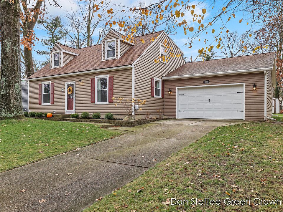 504 Shadowood St NW, Comstock Park, MI 49321 | Zillow