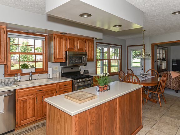 4th image of 2310 Natalie Ln