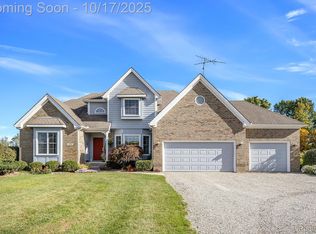 199 E Barron Rd, Howell, MI 48855