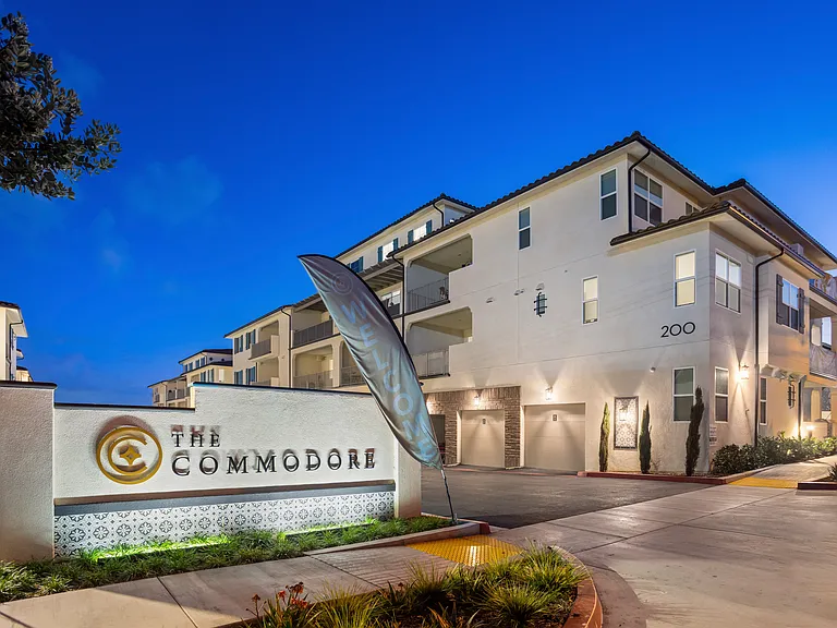 The Commodore Apartments — Photo 35