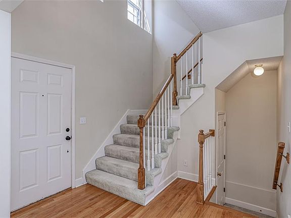 3rd image of 8212 W 127th Ter