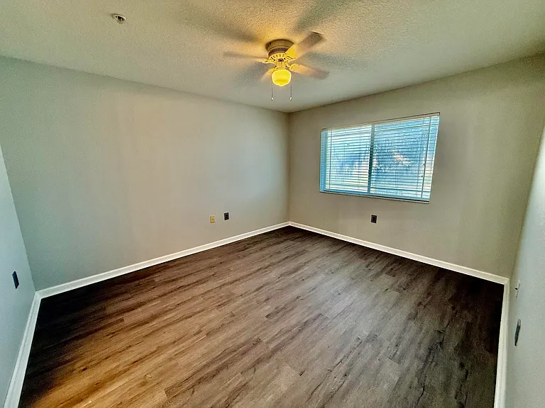 271 SW Palm Dr #304 — Photo 12