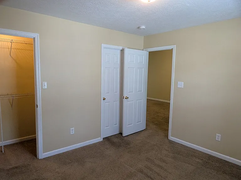 407 Flowing Creek Dr — Photo 10
