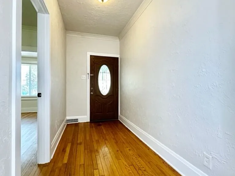 1152 Stuart St — Photo 6