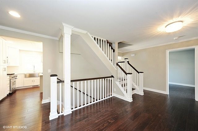 1st image of 1217 Carriage Ln