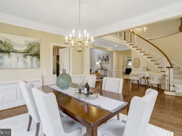 6276 Kingfisher Ln, Alexandria, VA 22312