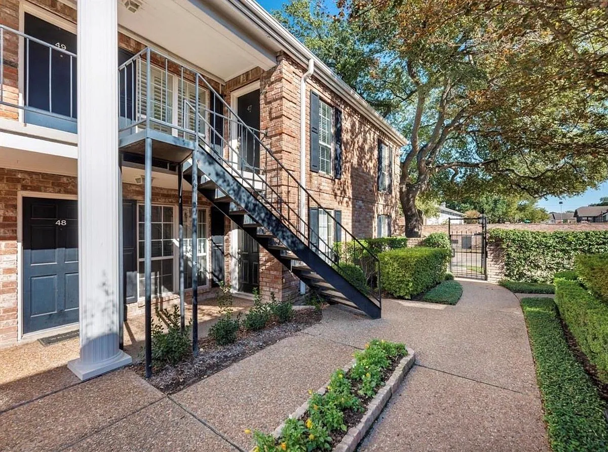 Building Photo - 6402 Del Monte Dr #47