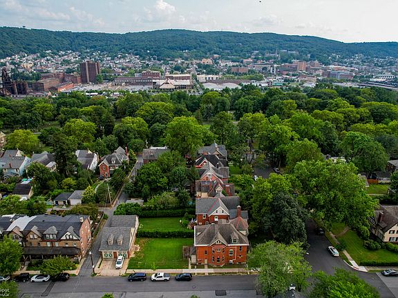 neighborhood view