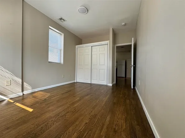 4206 Smith Avenue image 1 of 7