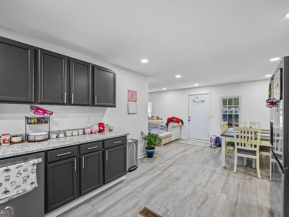 5th image of 187 Bellview St