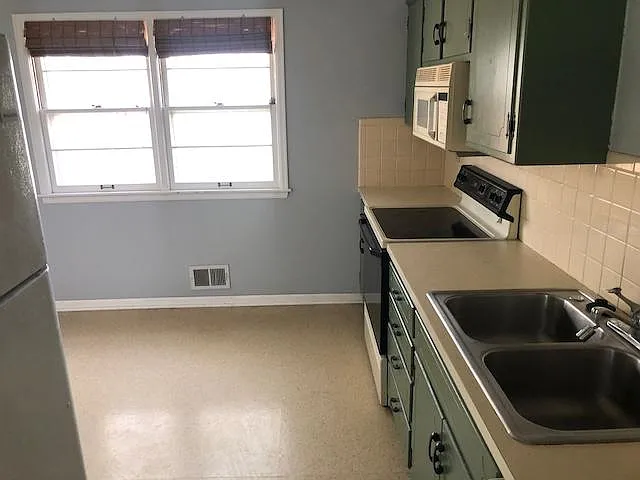 Kitchen (a)