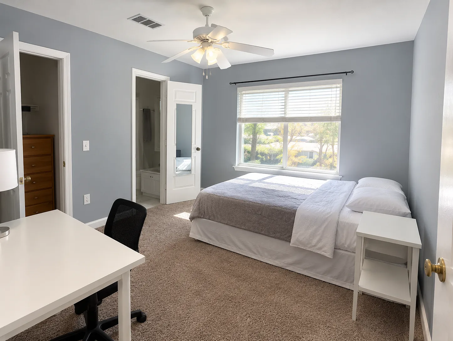 4 bed, 1225 sqft, $775 — Photo 2