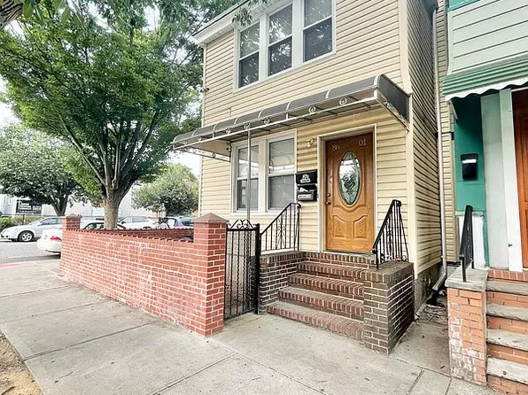 8601 85th St, Woodhaven, NY 11421