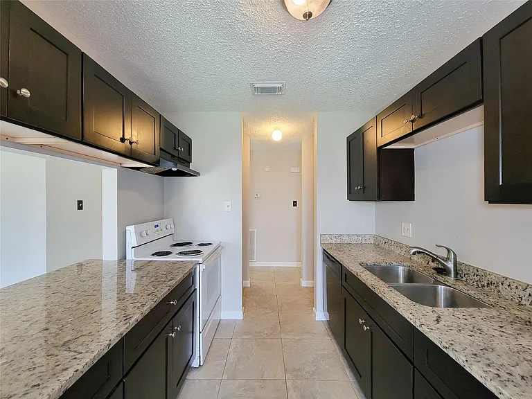8530 Quail Burg Ln — Photo 11