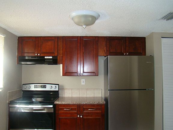 3rd image of 11550-11584 NW 39th St #11572
