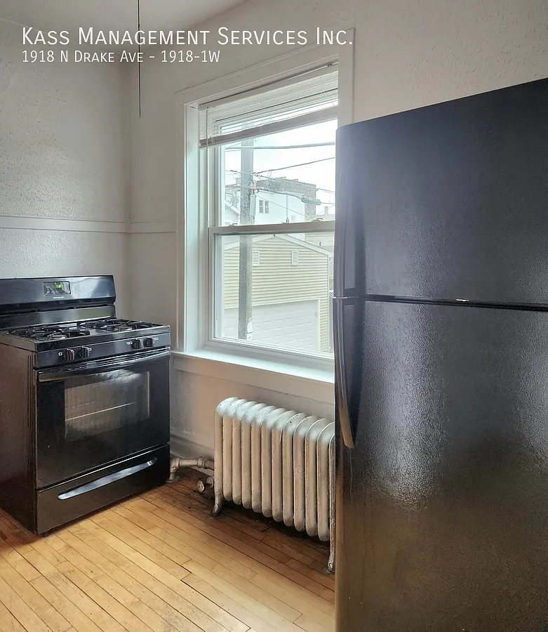 Building Photo - 1918 N Drake Ave #1W